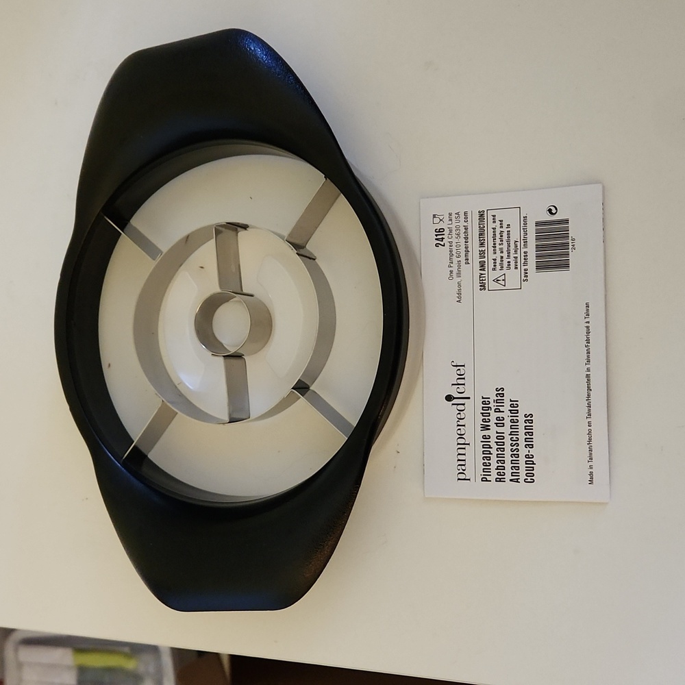 Pampered Chef Pineapple Wedger- #1